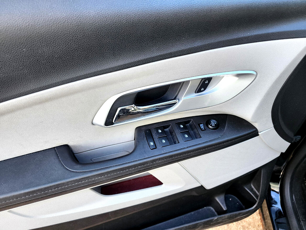 Used 2013 Chevrolet Equinox LS image 12