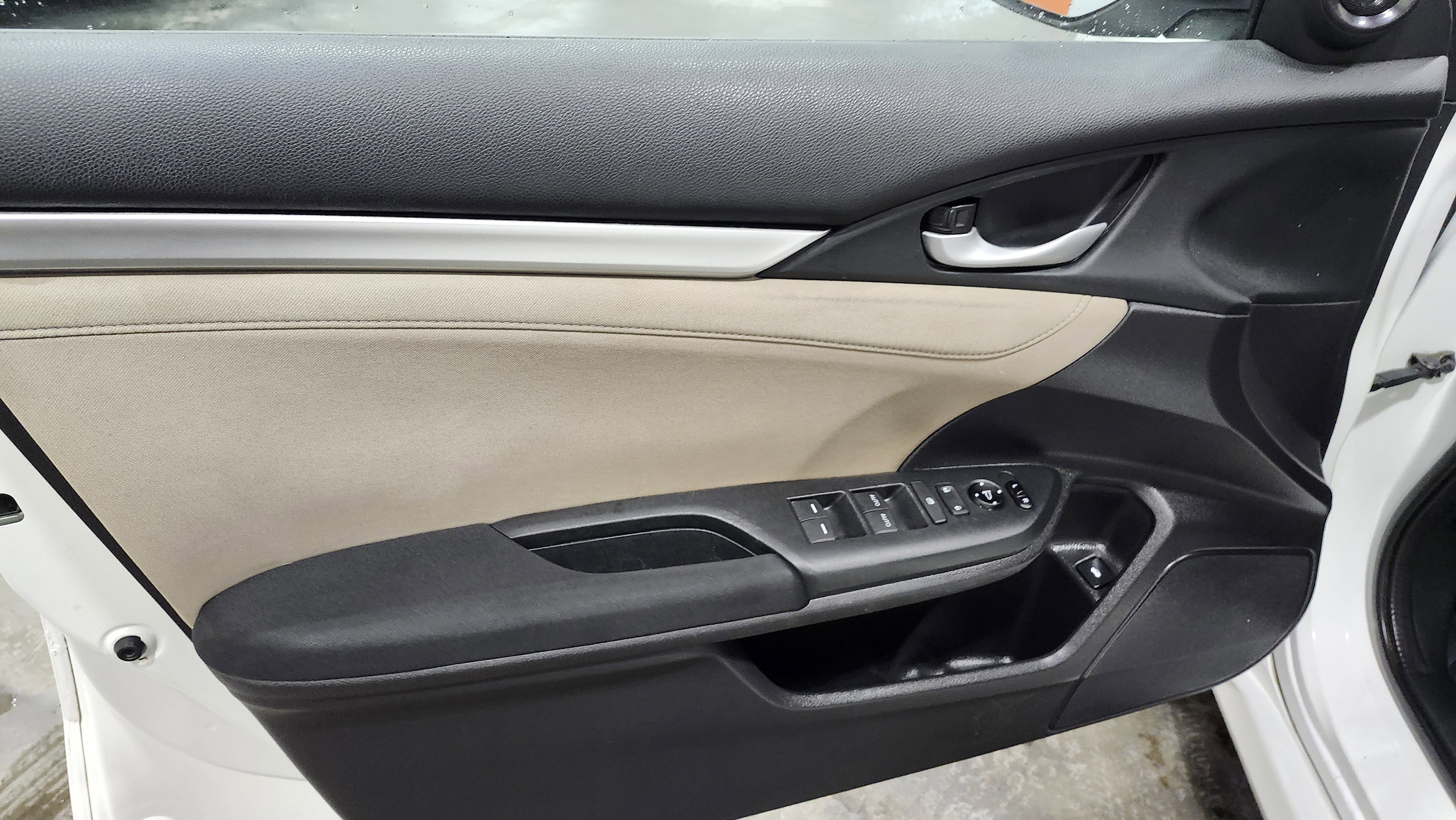 Used 2016 Honda Civic EX-T image 22