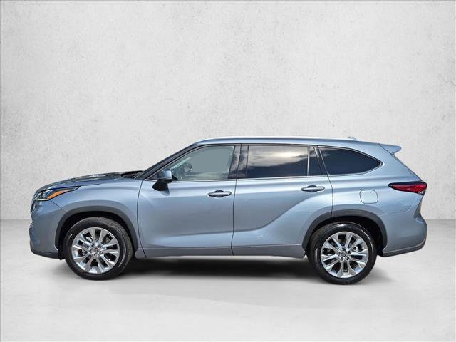 Used 2023 Toyota Highlander Limited FWD image 9