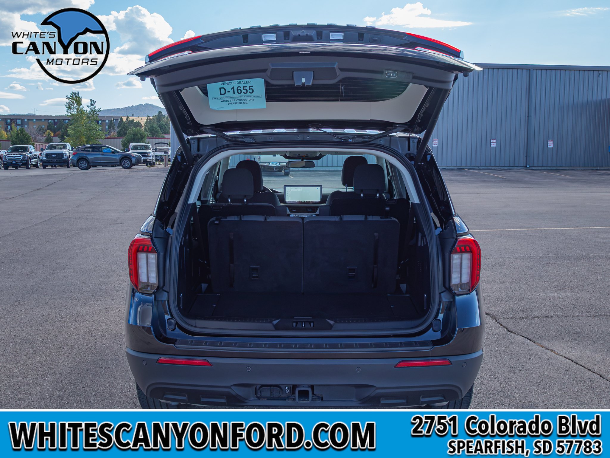Used 2025 Ford Explorer Active AWD/4WD image 16