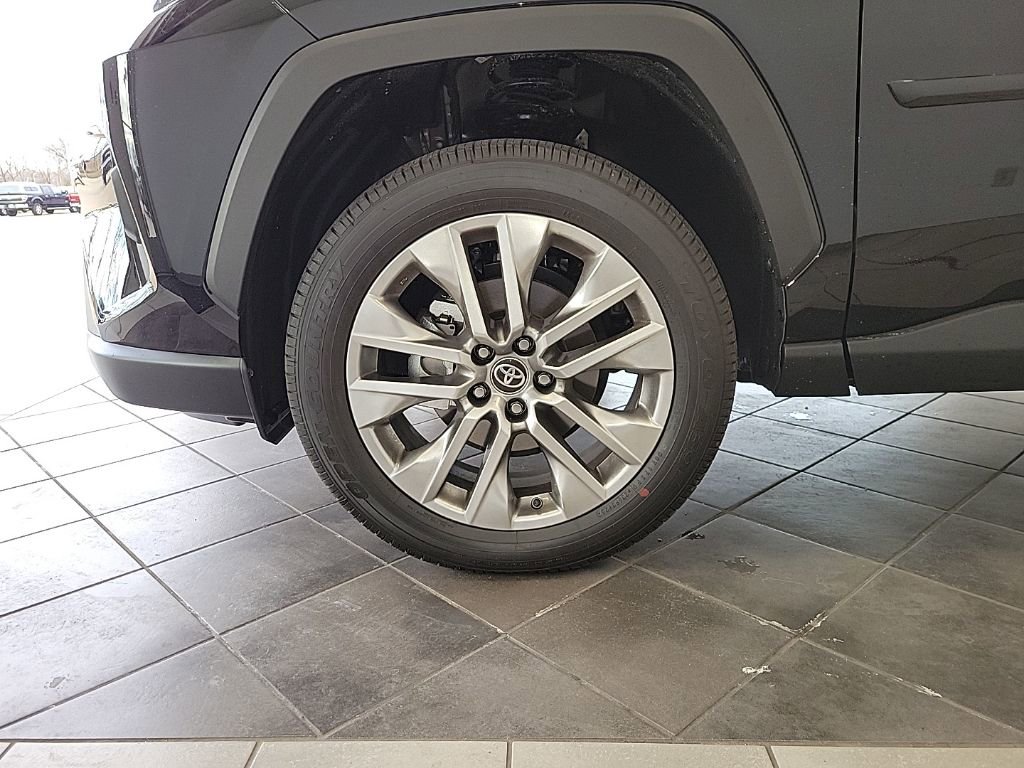 Used 2025 Toyota RAV4 Limited image 22