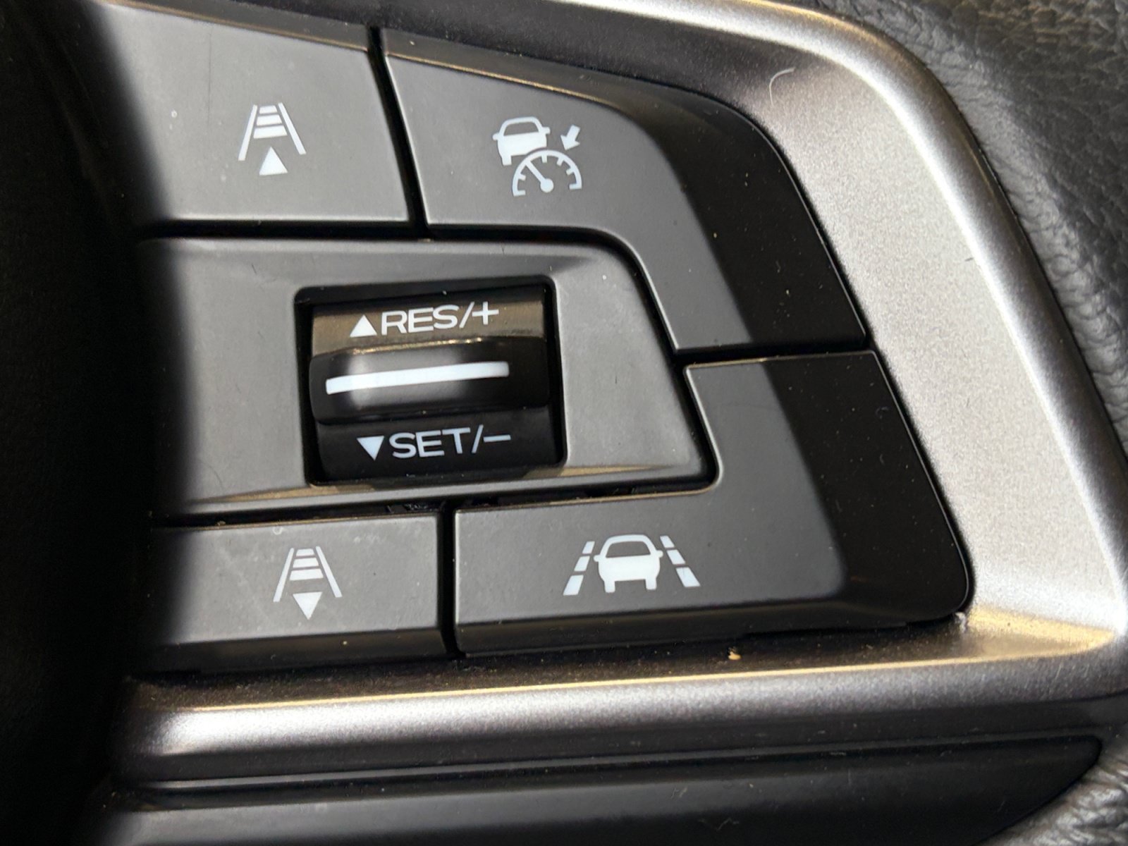 Used 2019 Subaru Ascent Premium AWD/4WD image 18