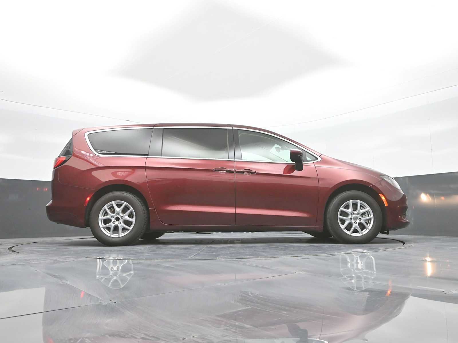 Used 2023 Chrysler Voyager LX FWD image 54