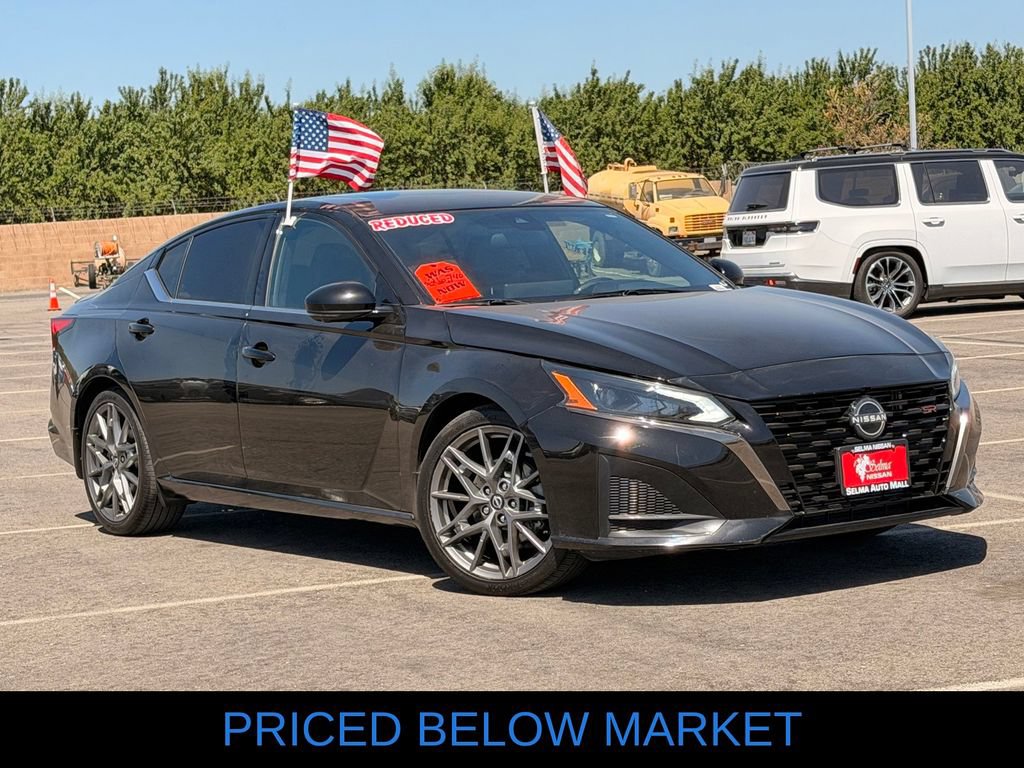 Used 2023 Nissan Altima 2.0 SR FWD image 2
