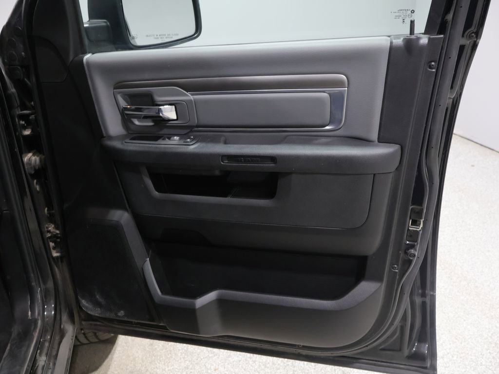 Used 2023 RAM 1500 Classic SLT AWD/4WD image 23