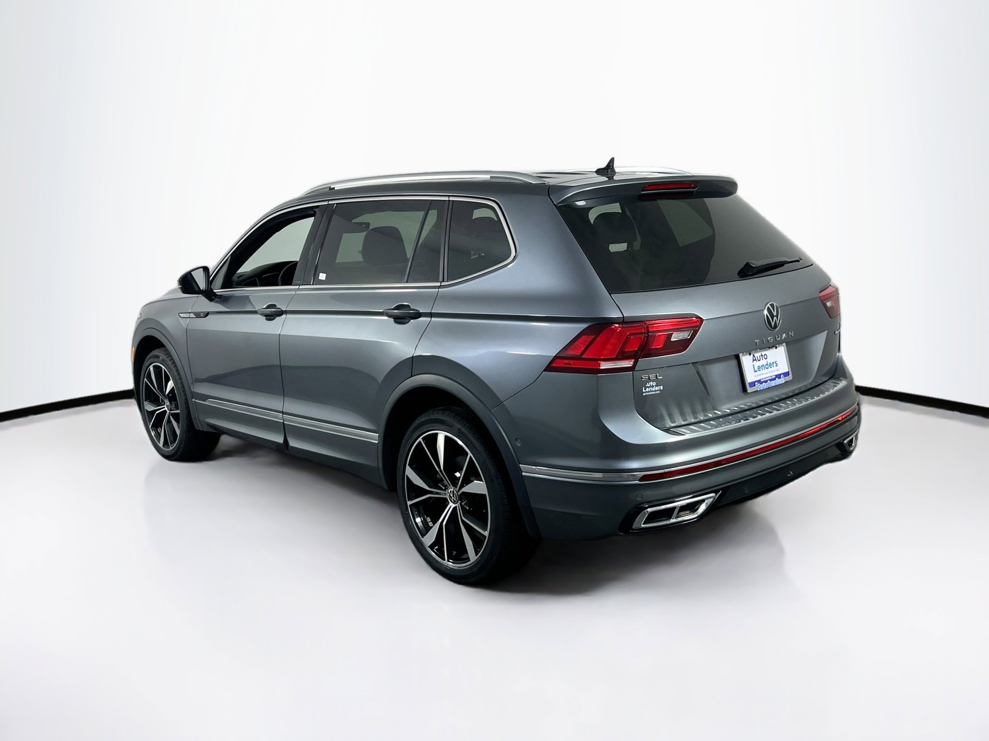 Used 2022 Volkswagen Tiguan SEL R-Line AWD/4WD image 7