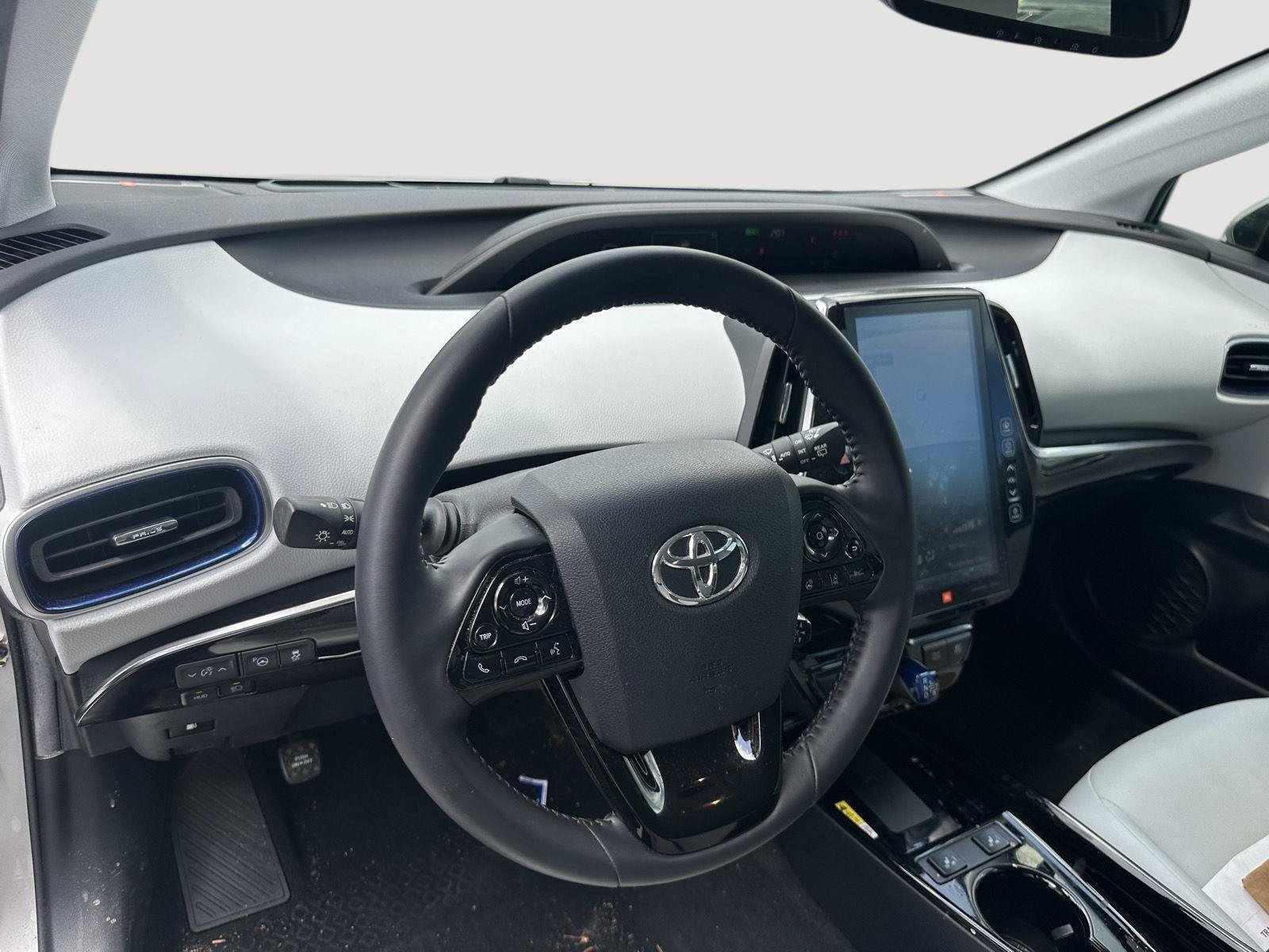 Certified 2022 Toyota Prius Limited FWD image 10