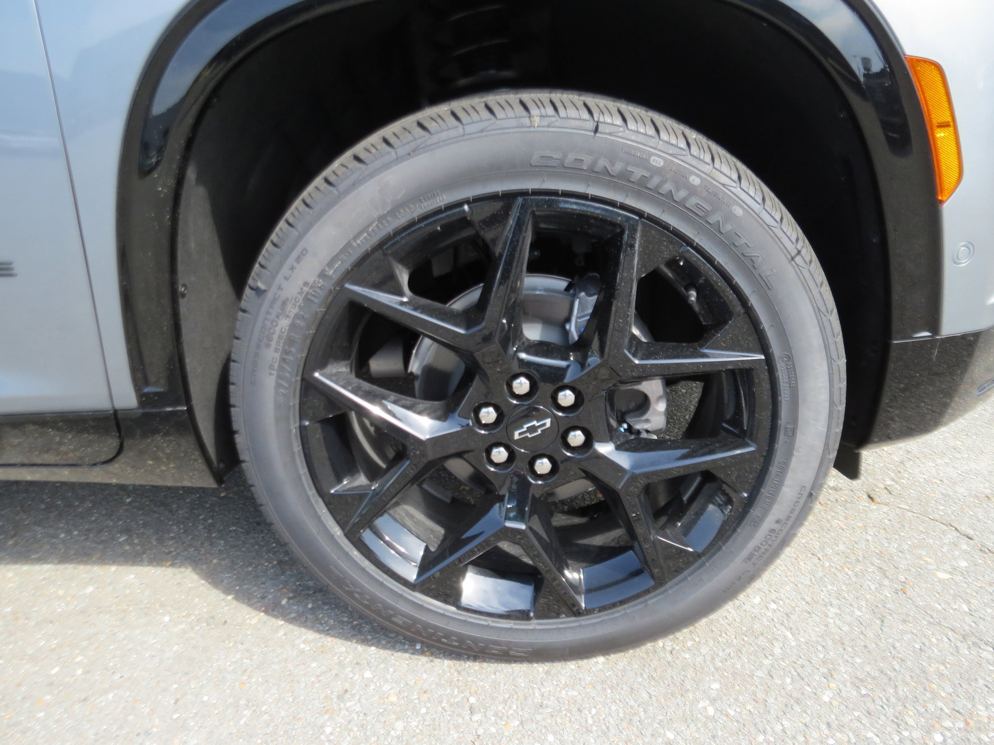 New 2026 Chevrolet Traverse RS w/ LPO, Floor Liner Package image 9