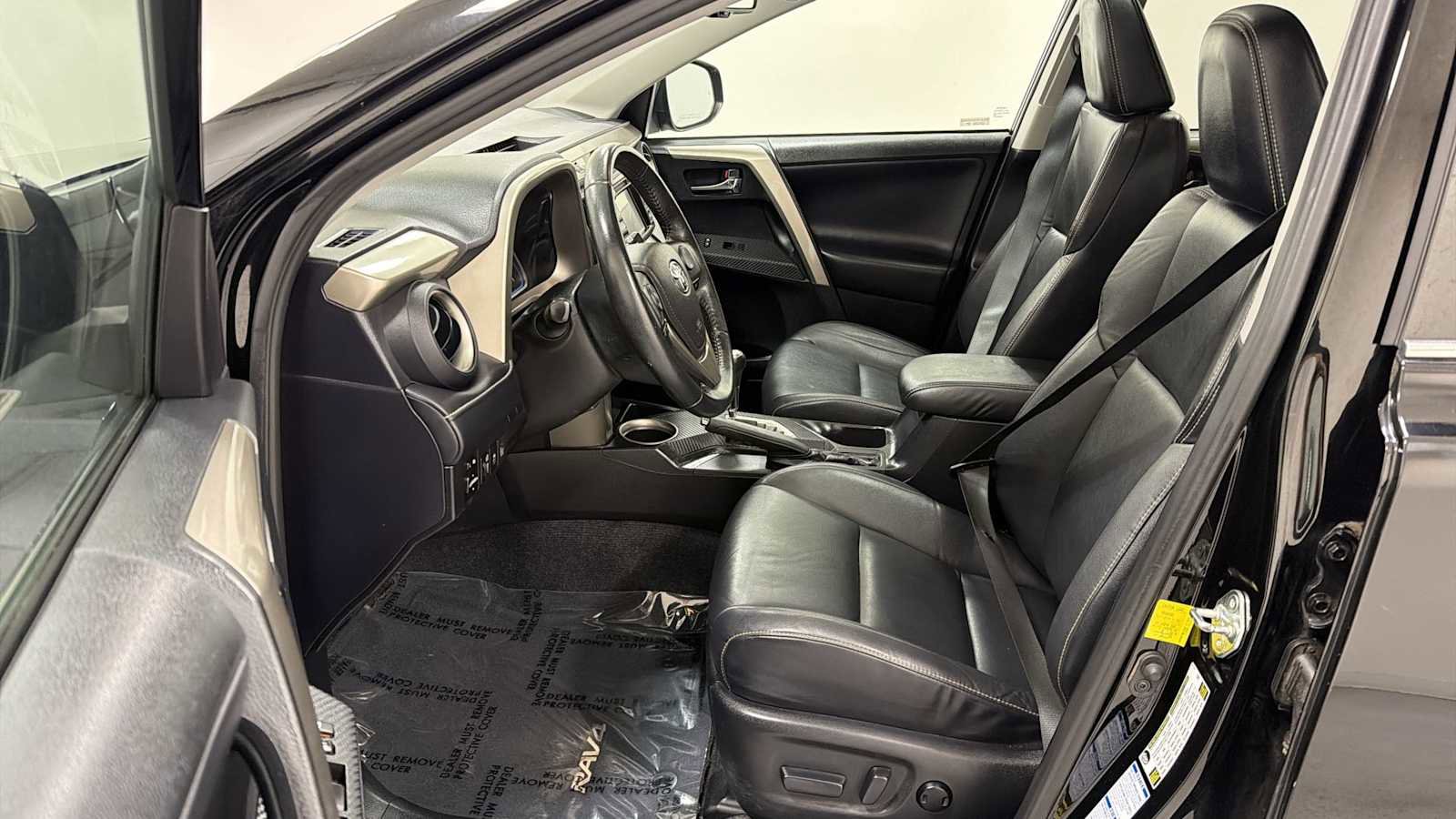 Used 2015 Toyota RAV4 Limited w/ Technology Package image 13