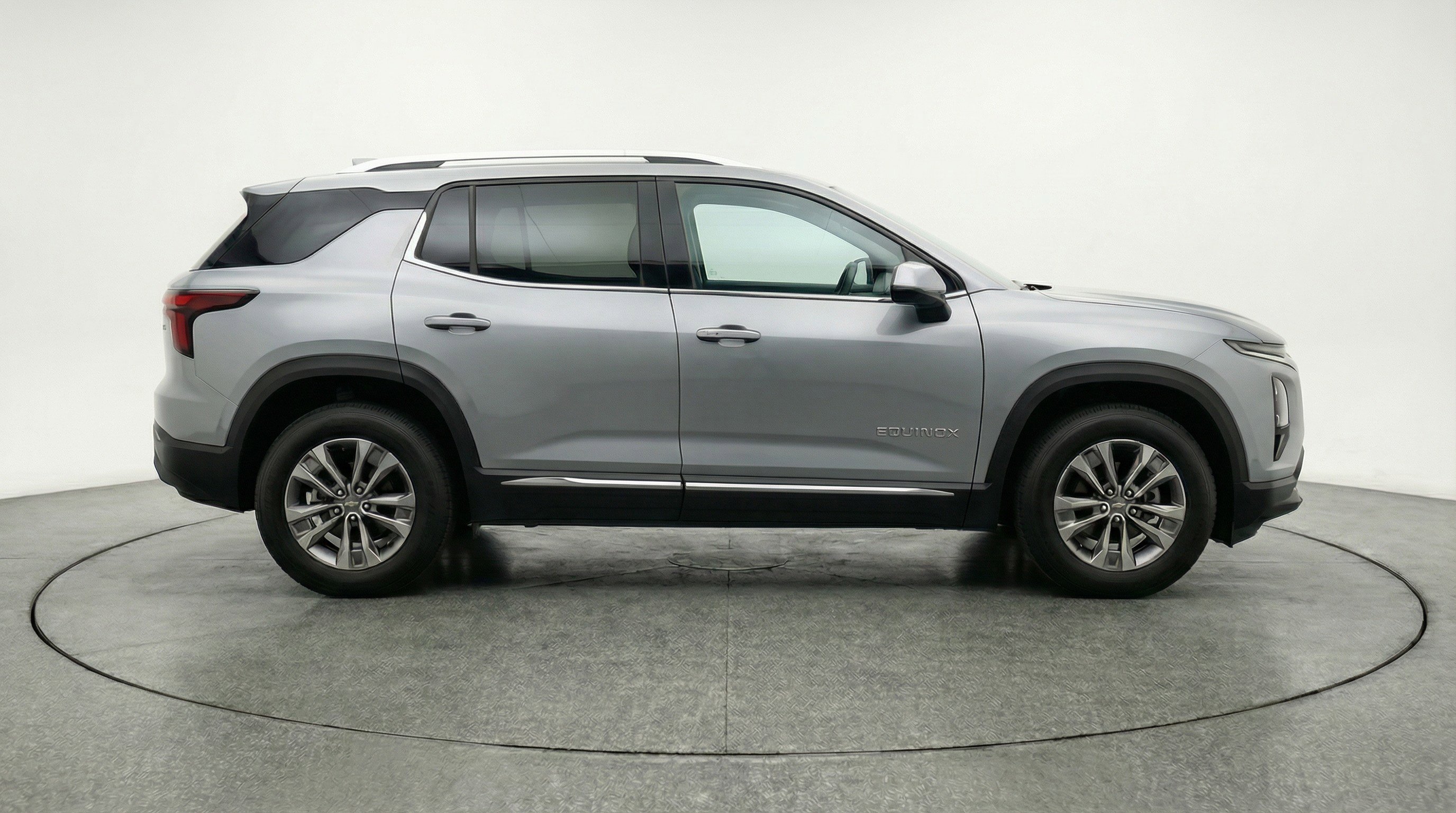 Used 2025 Chevrolet Equinox LT FWD image 11