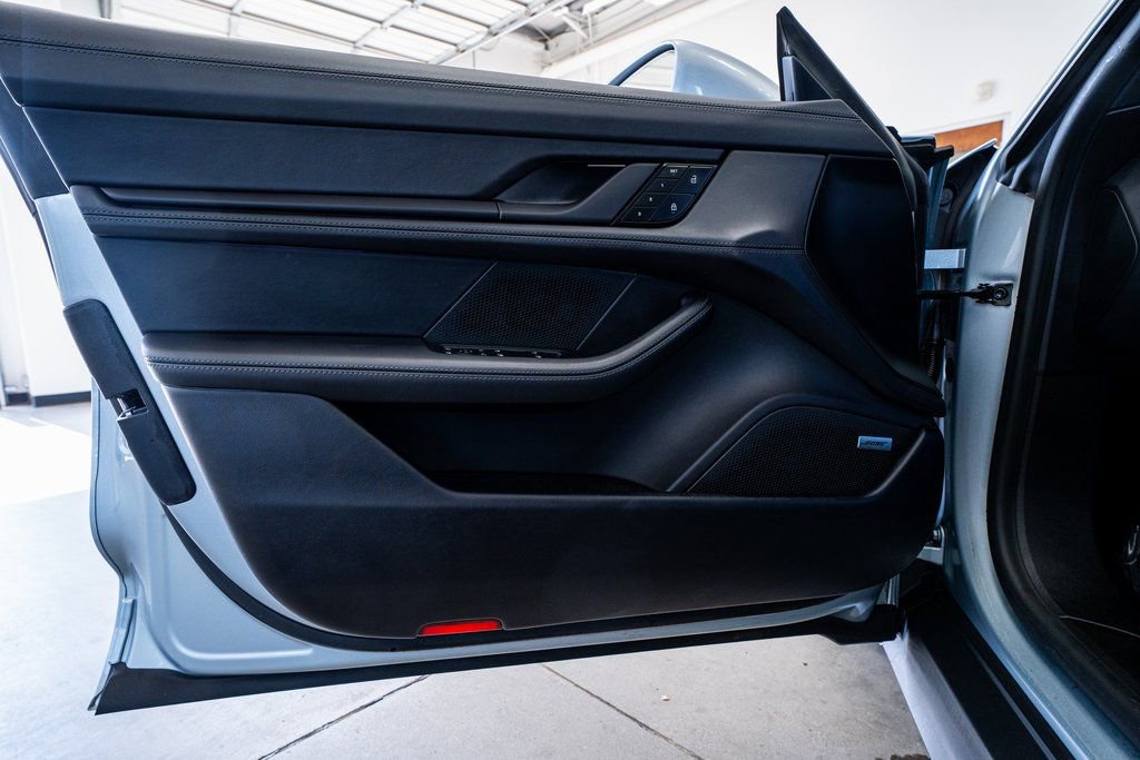 Used 2024 Porsche Taycan image 28