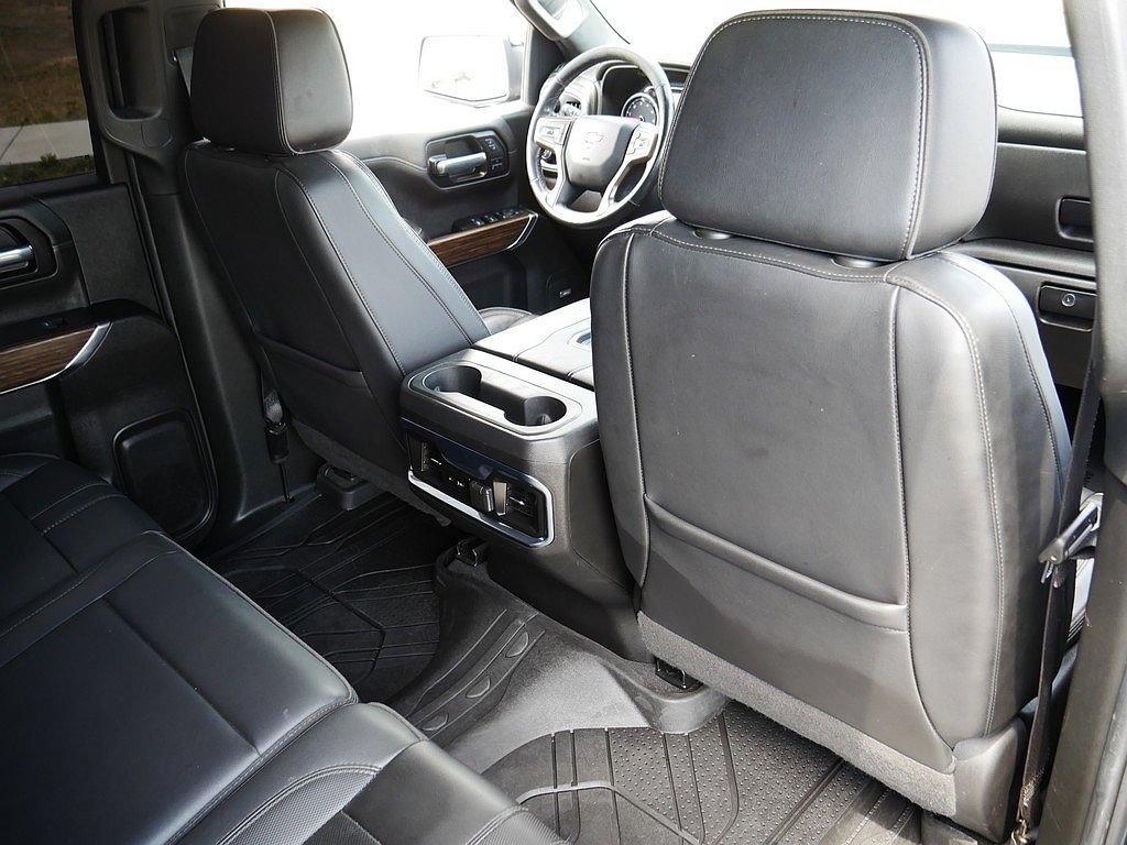 Used 2022 Chevrolet Silverado 1500 High Country w/ Technology Package AWD/4WD image 60