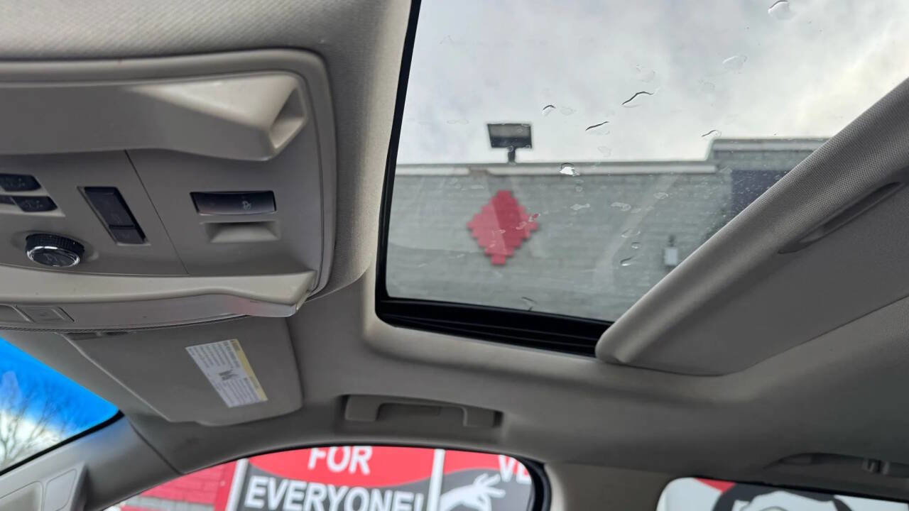 Used 2015 GMC Yukon XL Denali w/ Premium Package image 33