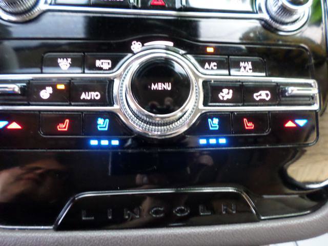 Used 2022 Lincoln Corsair AWD w/ Premium Package image 15