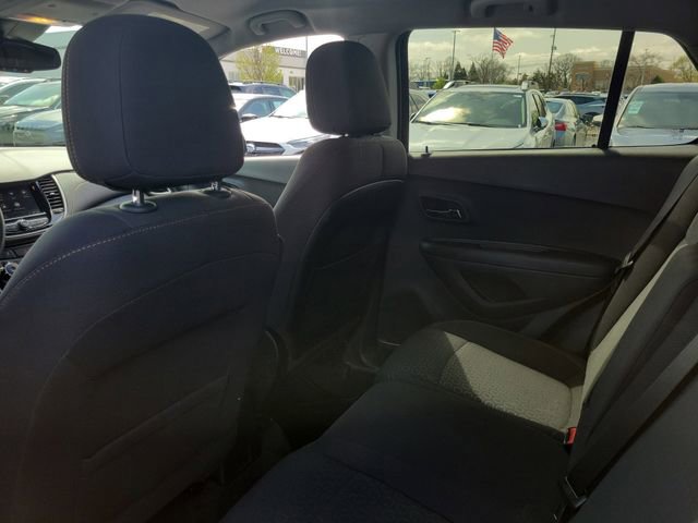 Used 2020 Chevrolet Trax LS w/ Tint and Cruise Package FWD image 10