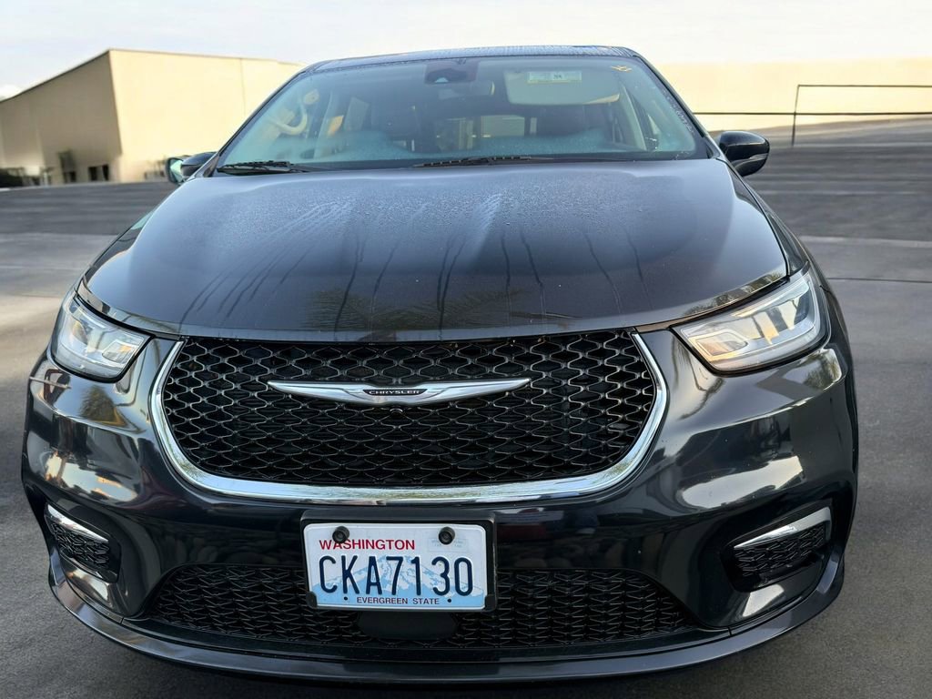 Used 2023 Chrysler Pacifica Touring-L image 19