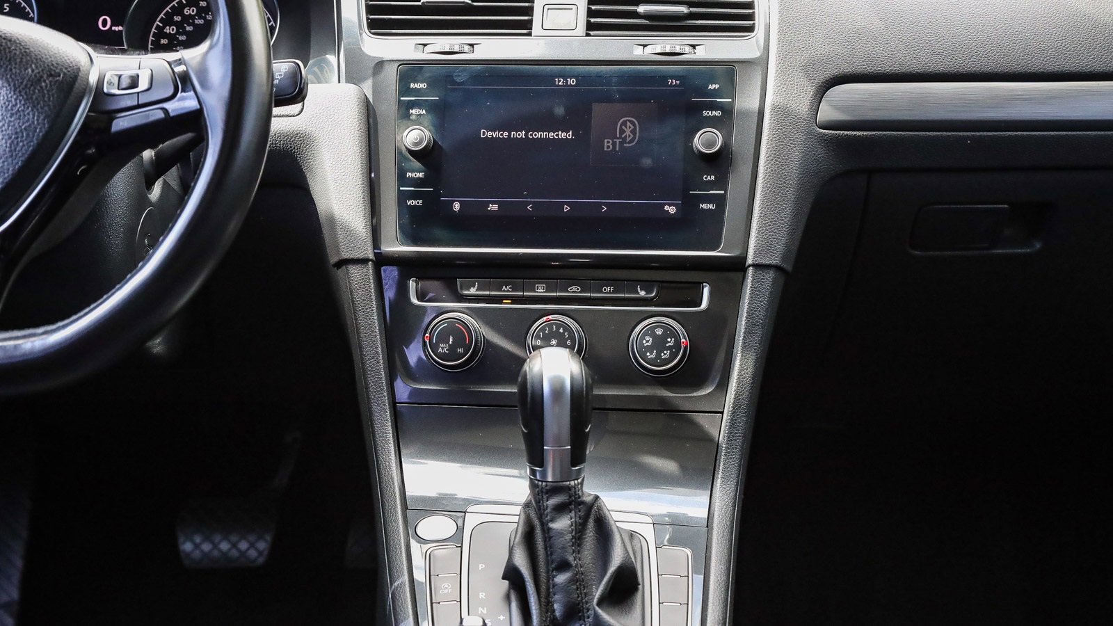 Used 2019 Volkswagen Golf SE image 13