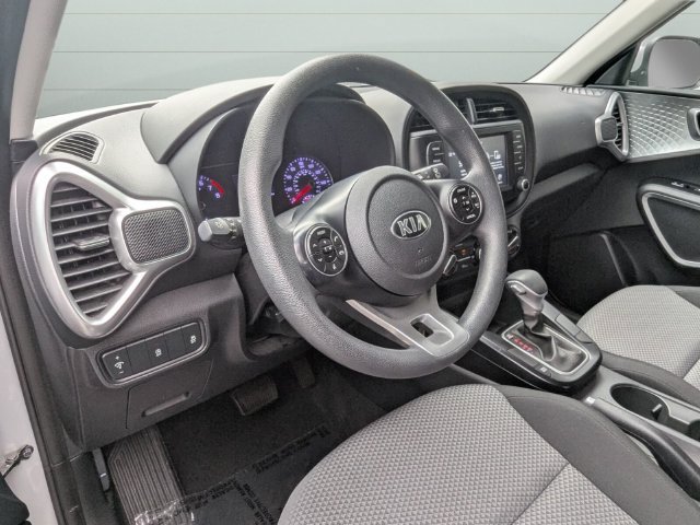 Used 2020 Kia Soul LX FWD image 11