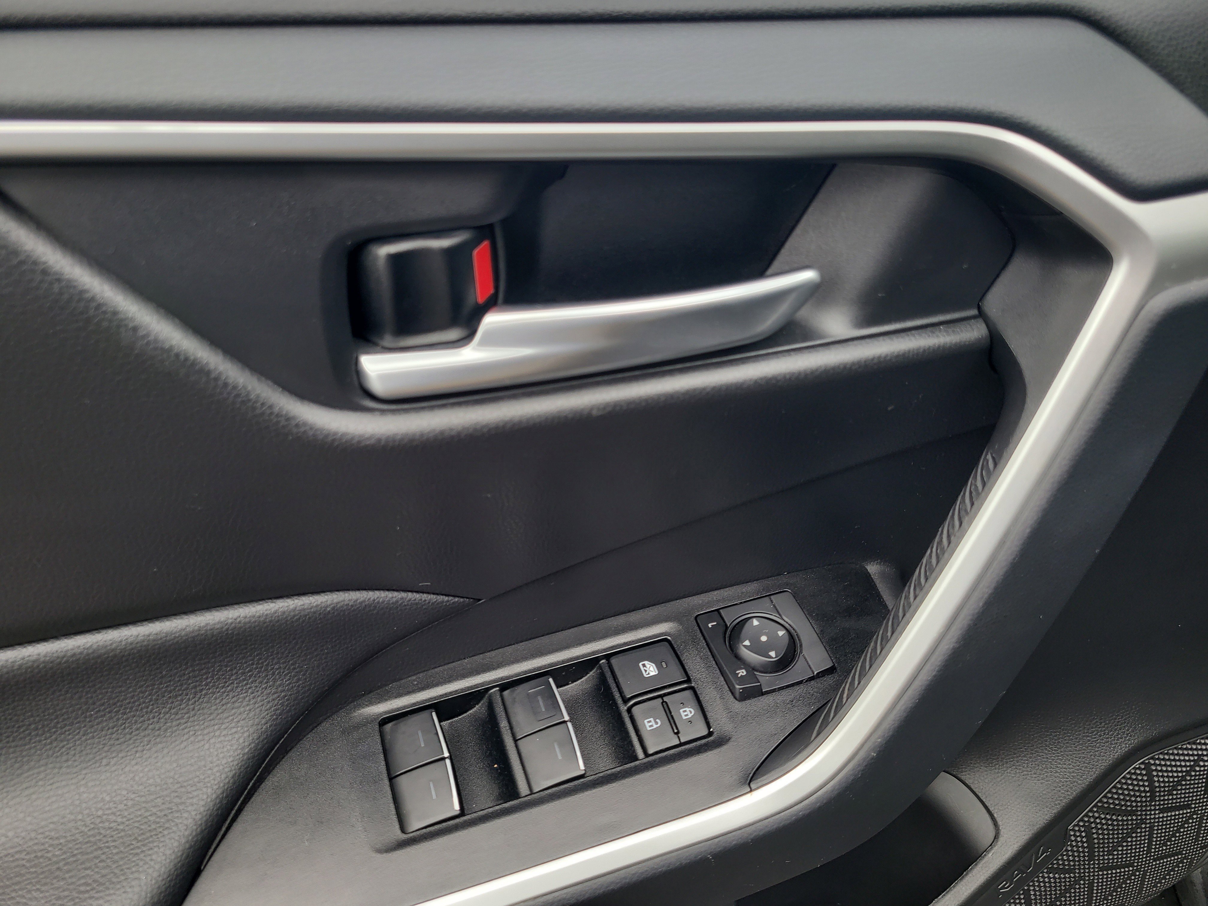 Certified 2025 Toyota RAV4 XLE image 19