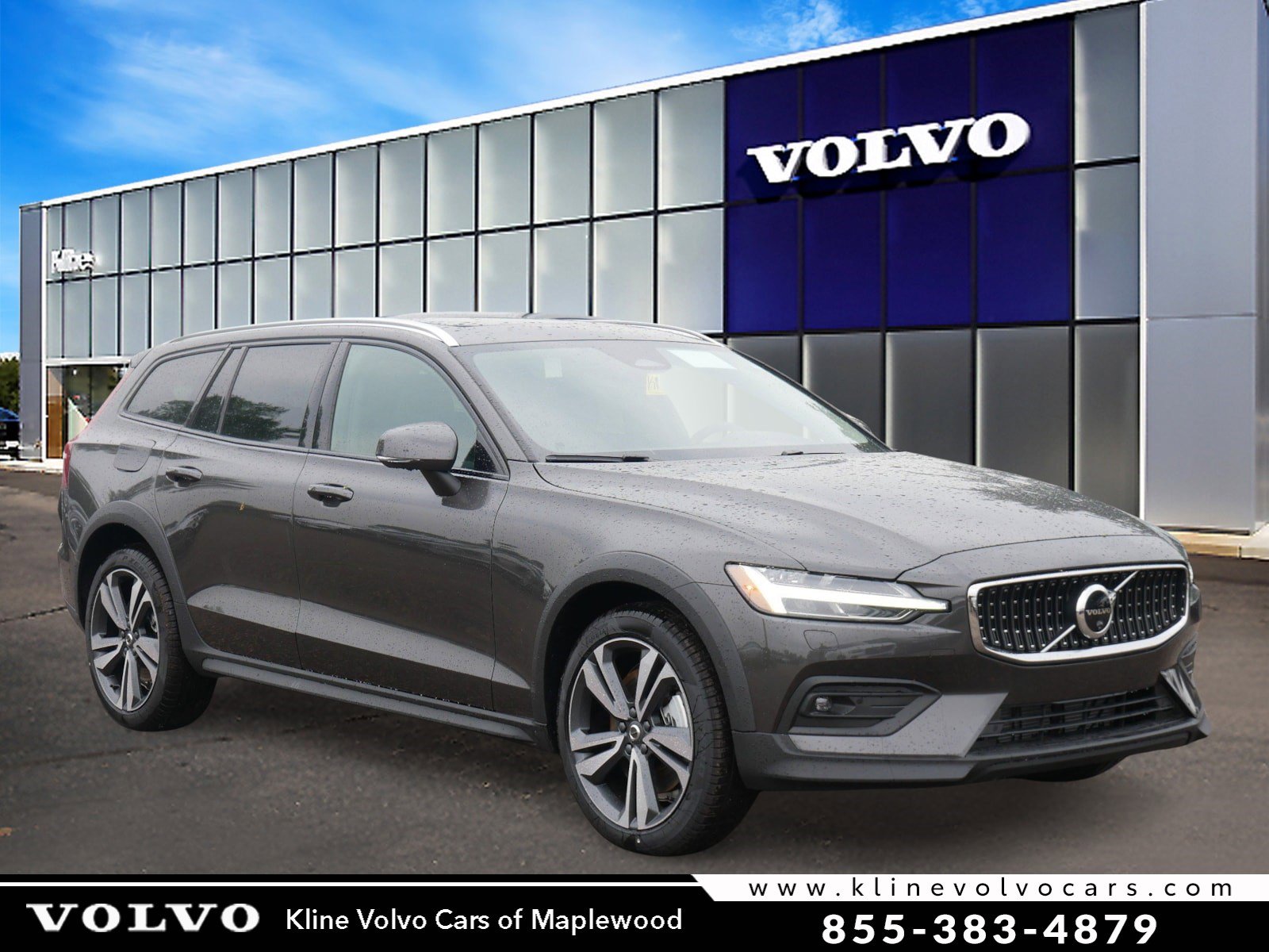 New 2025 Volvo V60 B5 Cross Country Plus w/ Climate Package
