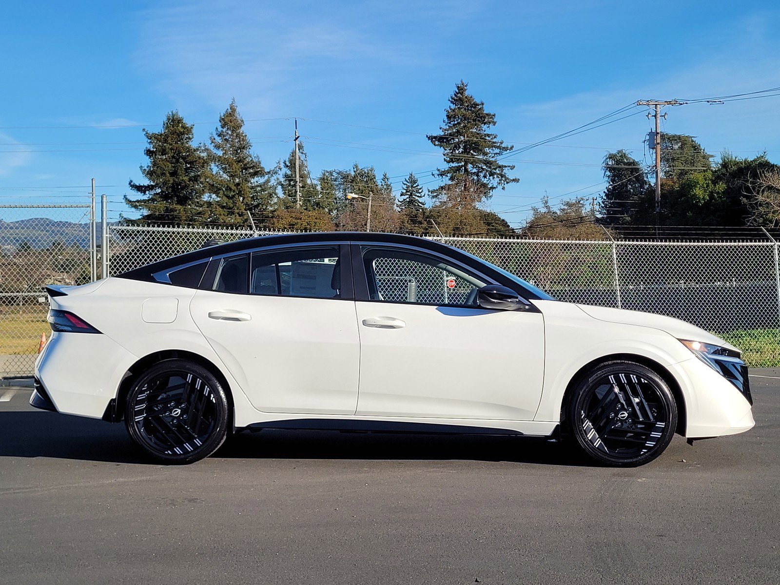 New 2026 Nissan Sentra SR w/ Floor Mat Package image 4