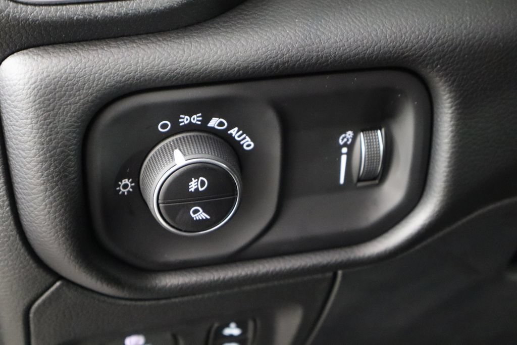 New 2027 RAM 1500 4x4 Crew Cab image 22