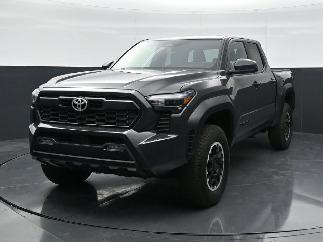 Used 2024 Toyota Tacoma TRD Off-Road AWD/4WD image 5