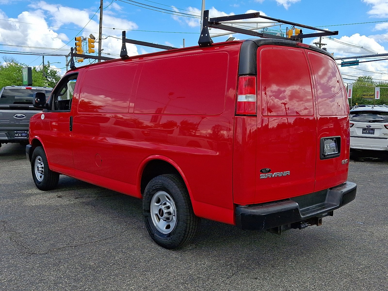 Used 2020 GMC Savana 2500 w/ Driver Convenience Package RWD image 4