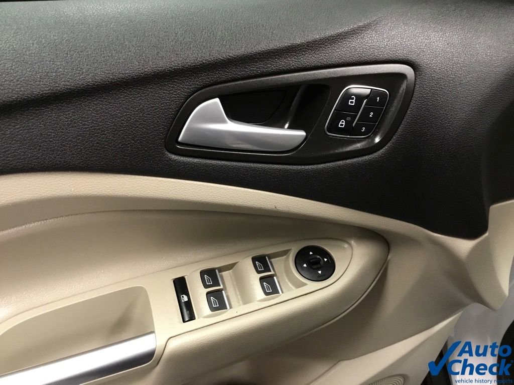 Used 2019 Ford Escape Titanium image 22