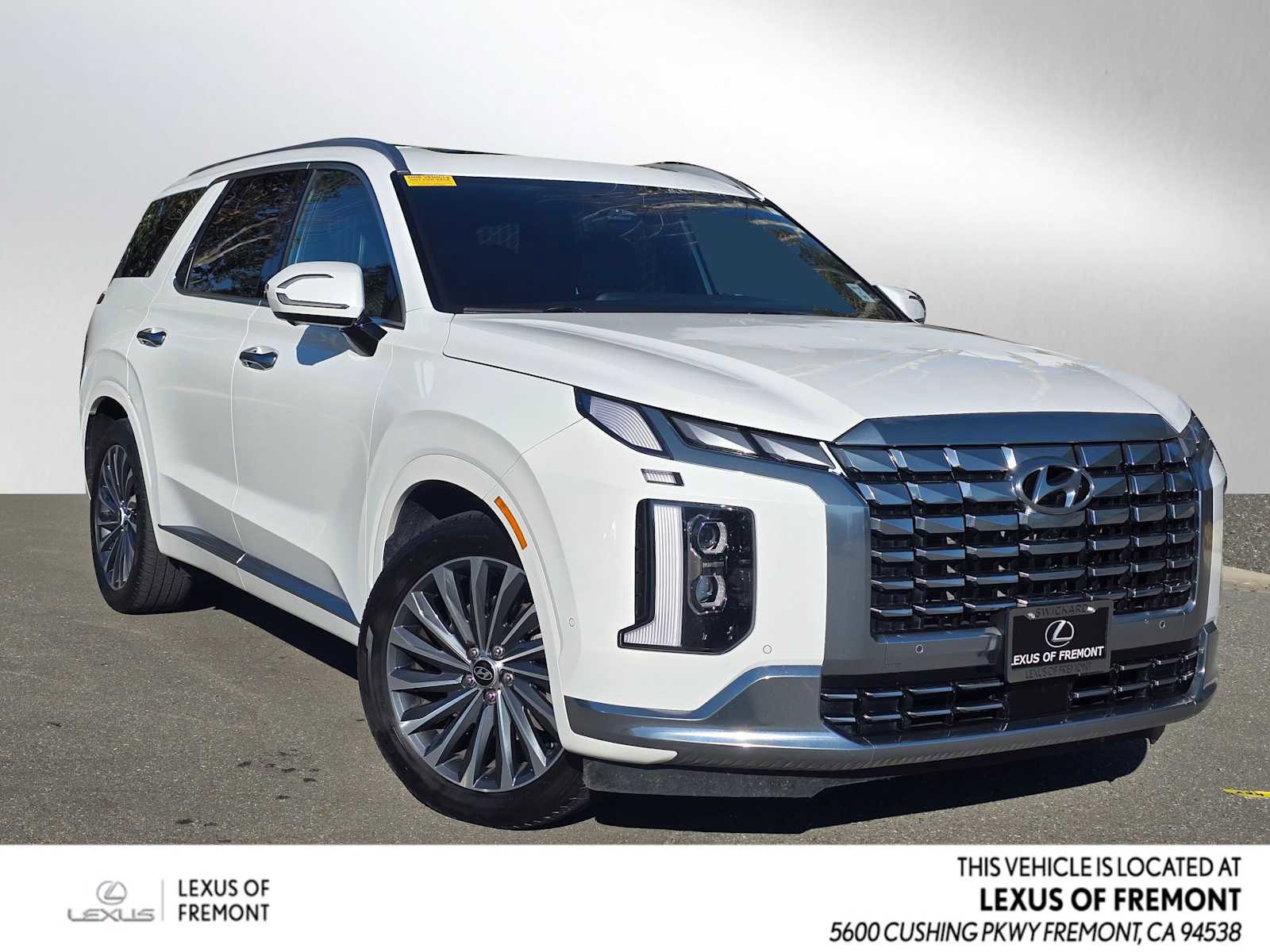 Used 2024 Hyundai Palisade Calligraphy image 1