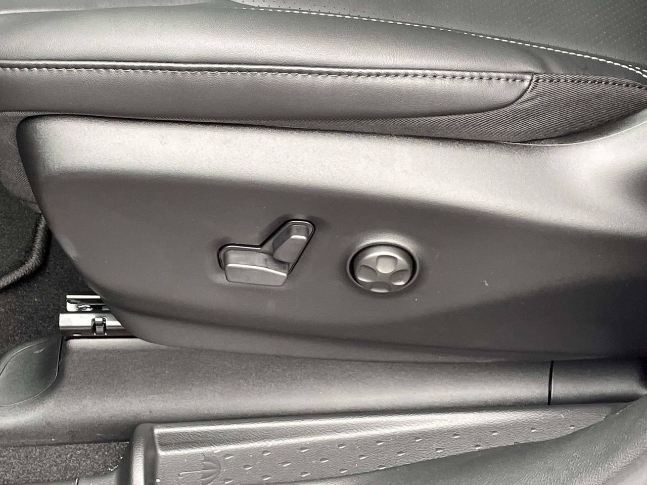 New 2026 Chrysler Pacifica Select FWD image 31