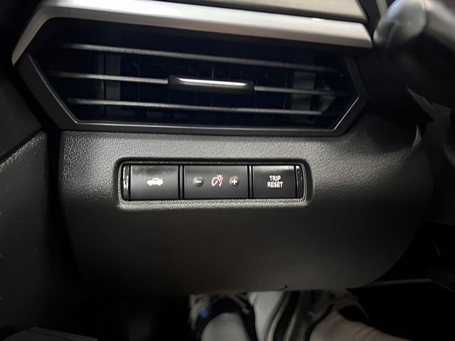 Used 2025 Nissan Altima 2.5 SV FWD image 13
