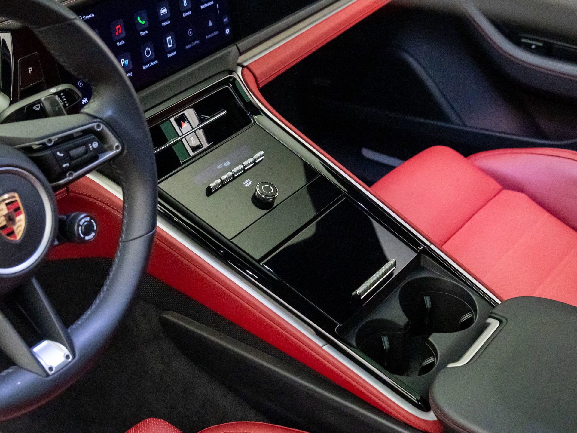 Used 2024 Porsche Panamera image 11