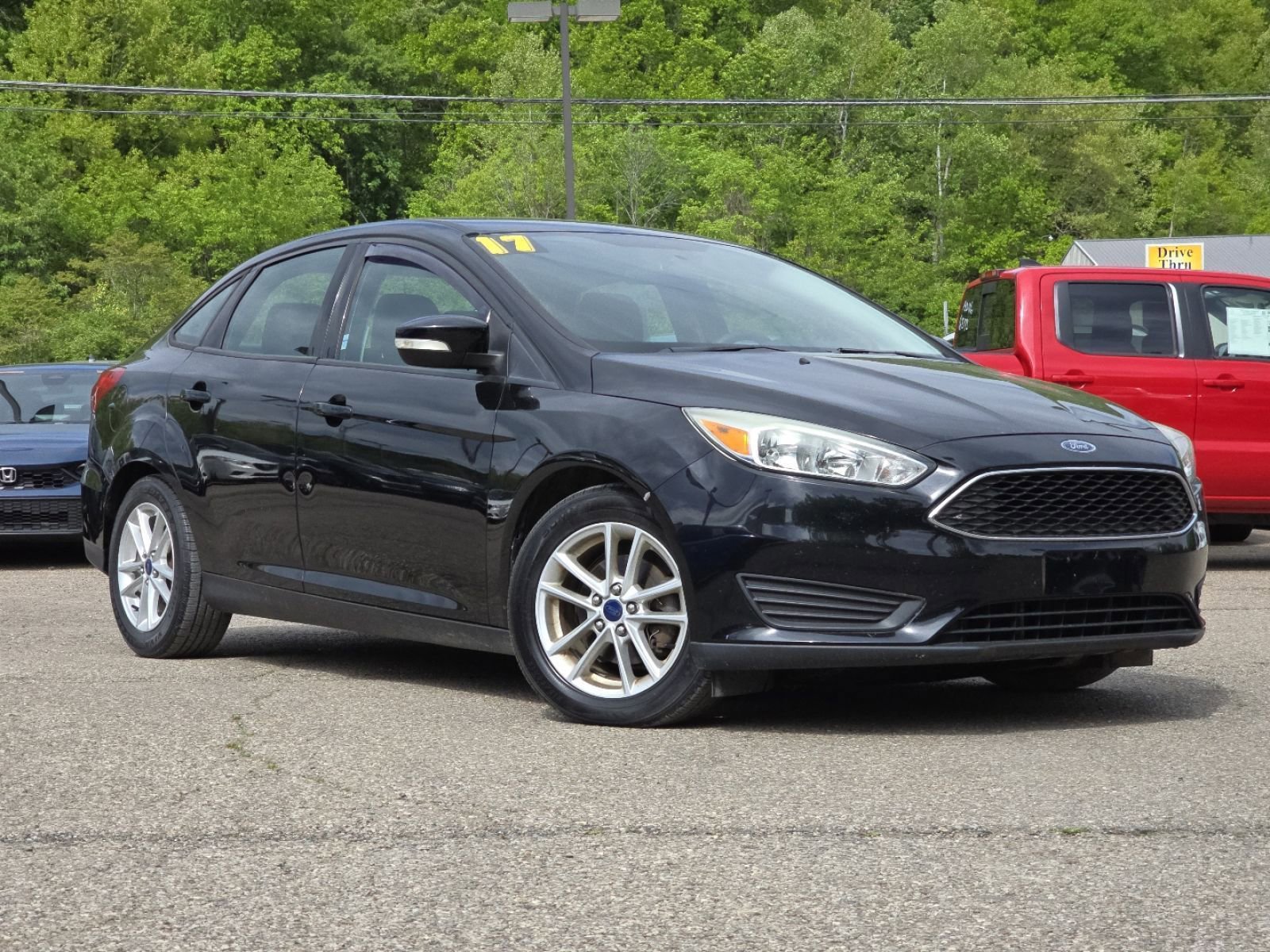 Used 2016 Ford Focus SE FWD image 2