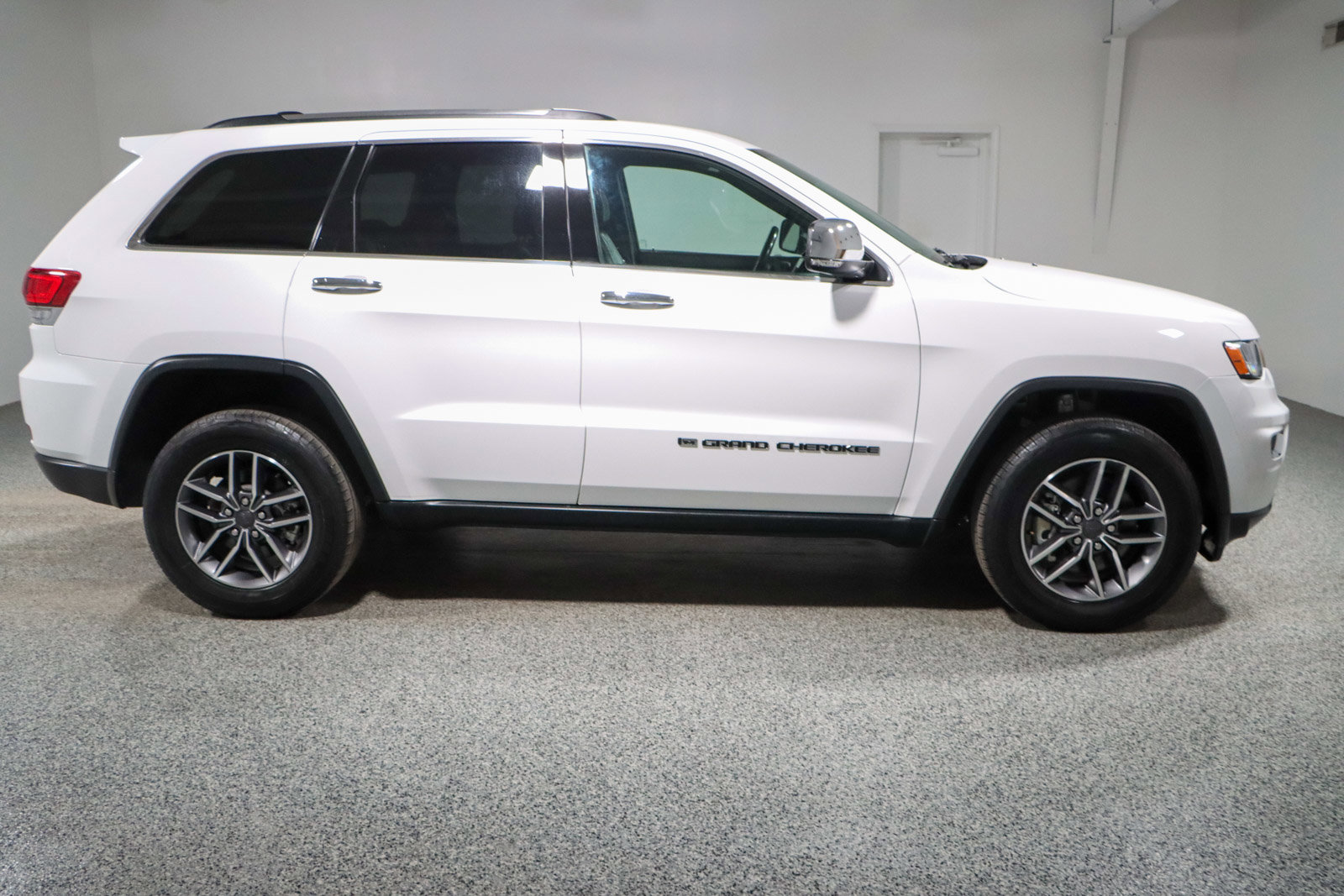 Used 2022 Jeep Grand Cherokee Limited image 6