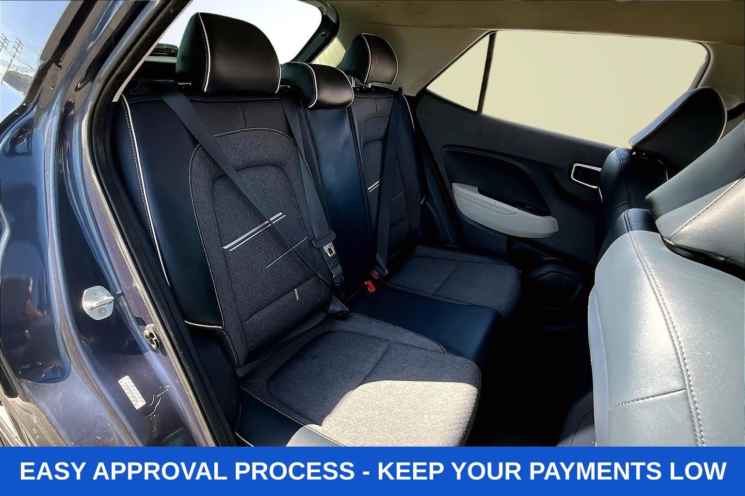 Used 2022 Hyundai Venue Limited FWD image 29