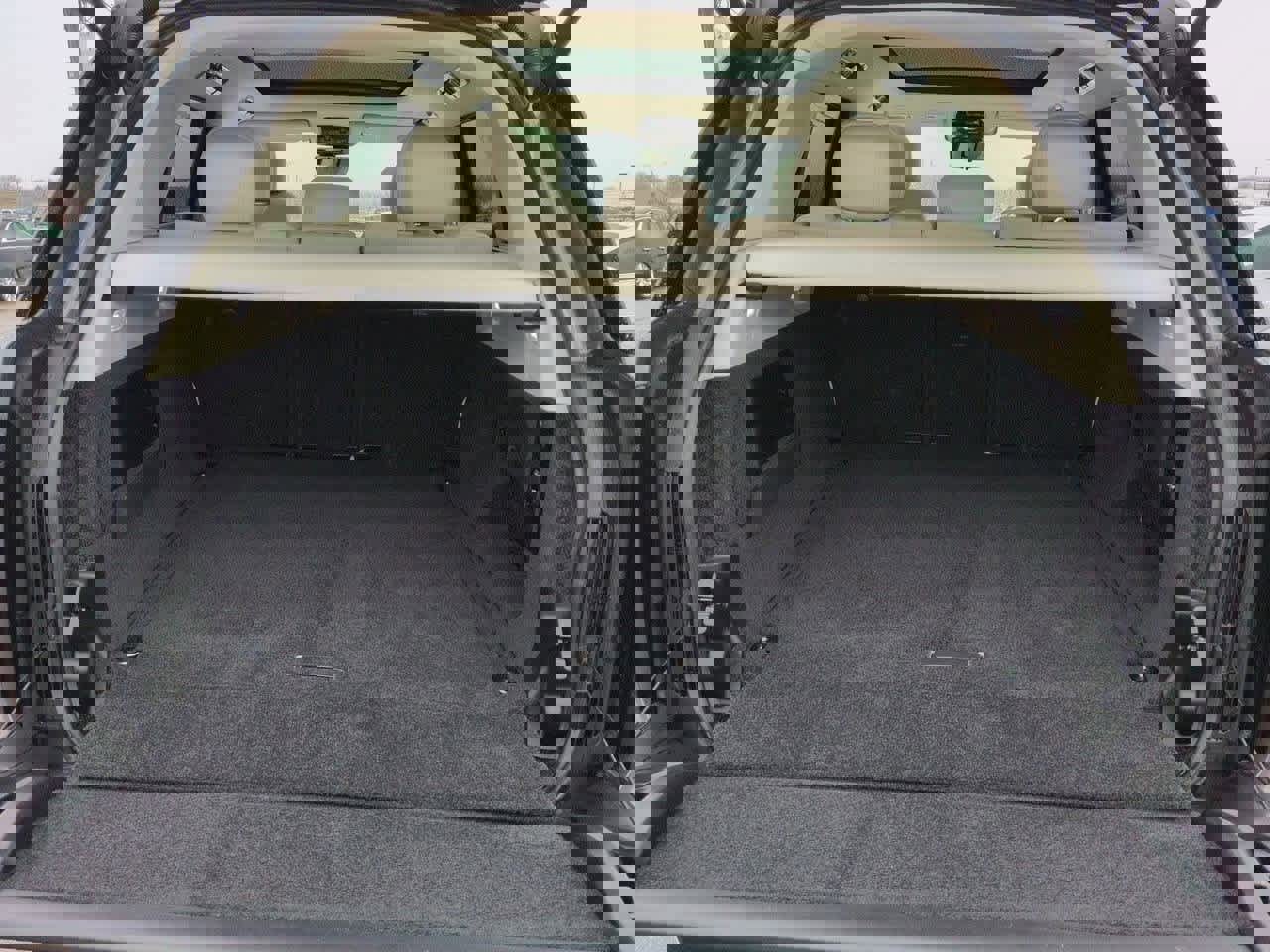 Certified 2023 Land Rover Range Rover SE image 36