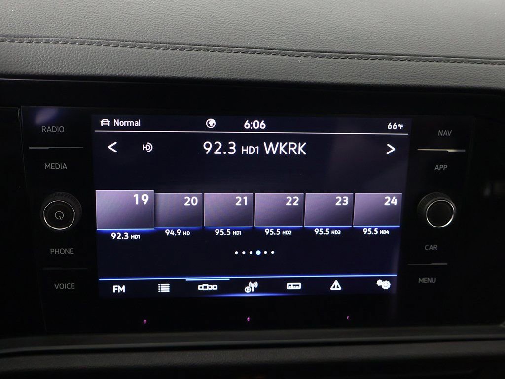 Used 2021 Volkswagen Jetta SEL Premium image 48