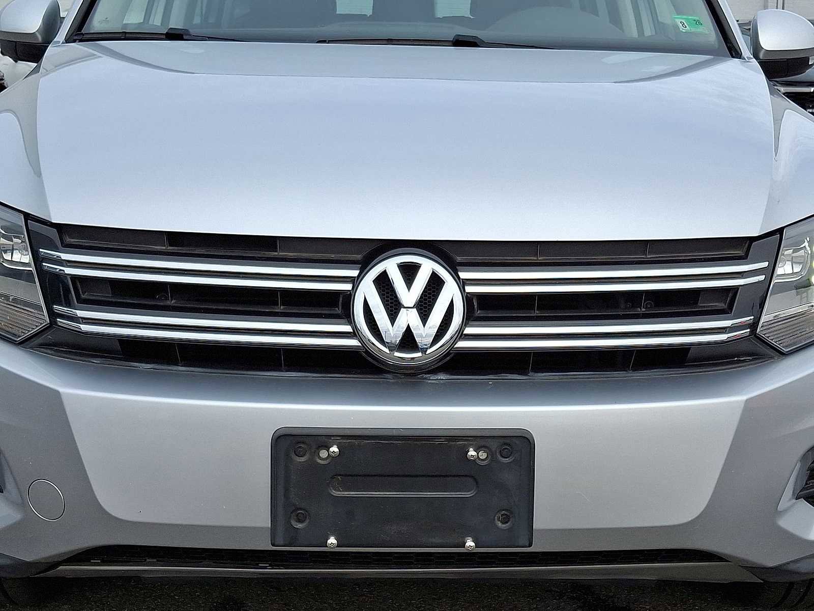 Used 2016 Volkswagen Tiguan SE image 36