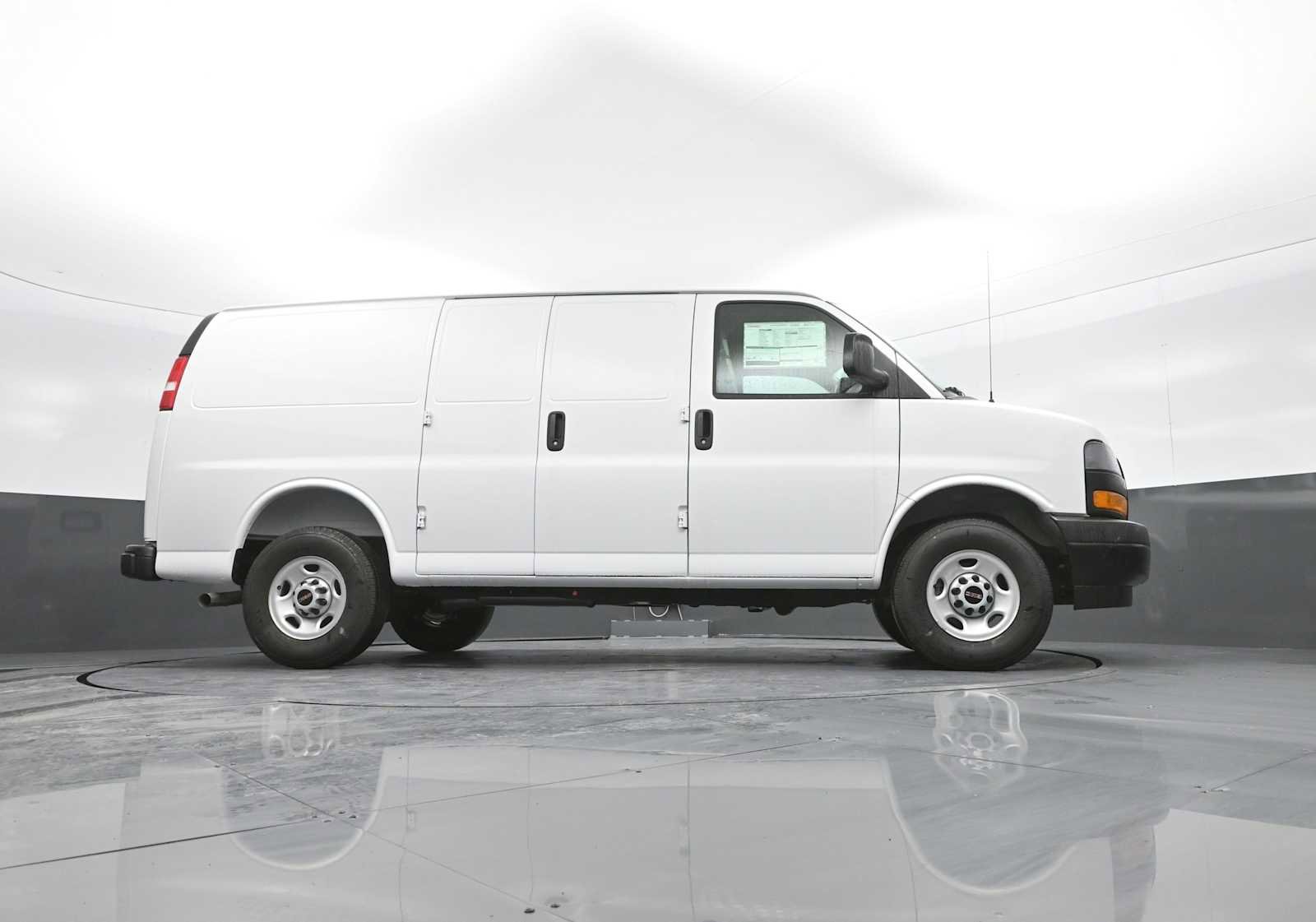 New 2025 GMC Savana 2500 w/ Driver Convenience Package image 25