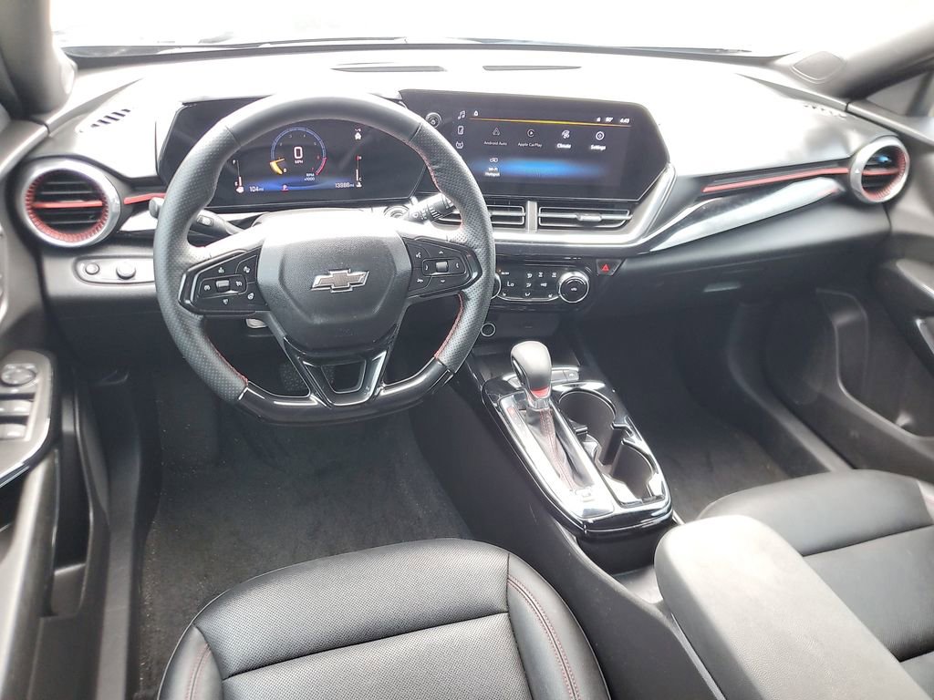 Used 2025 Chevrolet Trax RS w/ Sunroof Package image 11