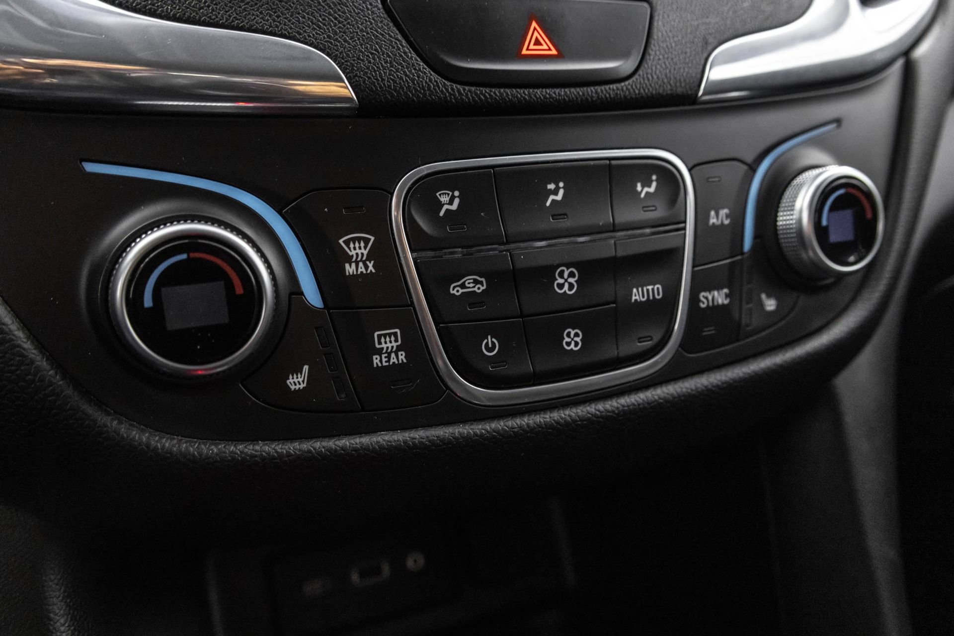 Used 2019 Chevrolet Equinox LT FWD image 30