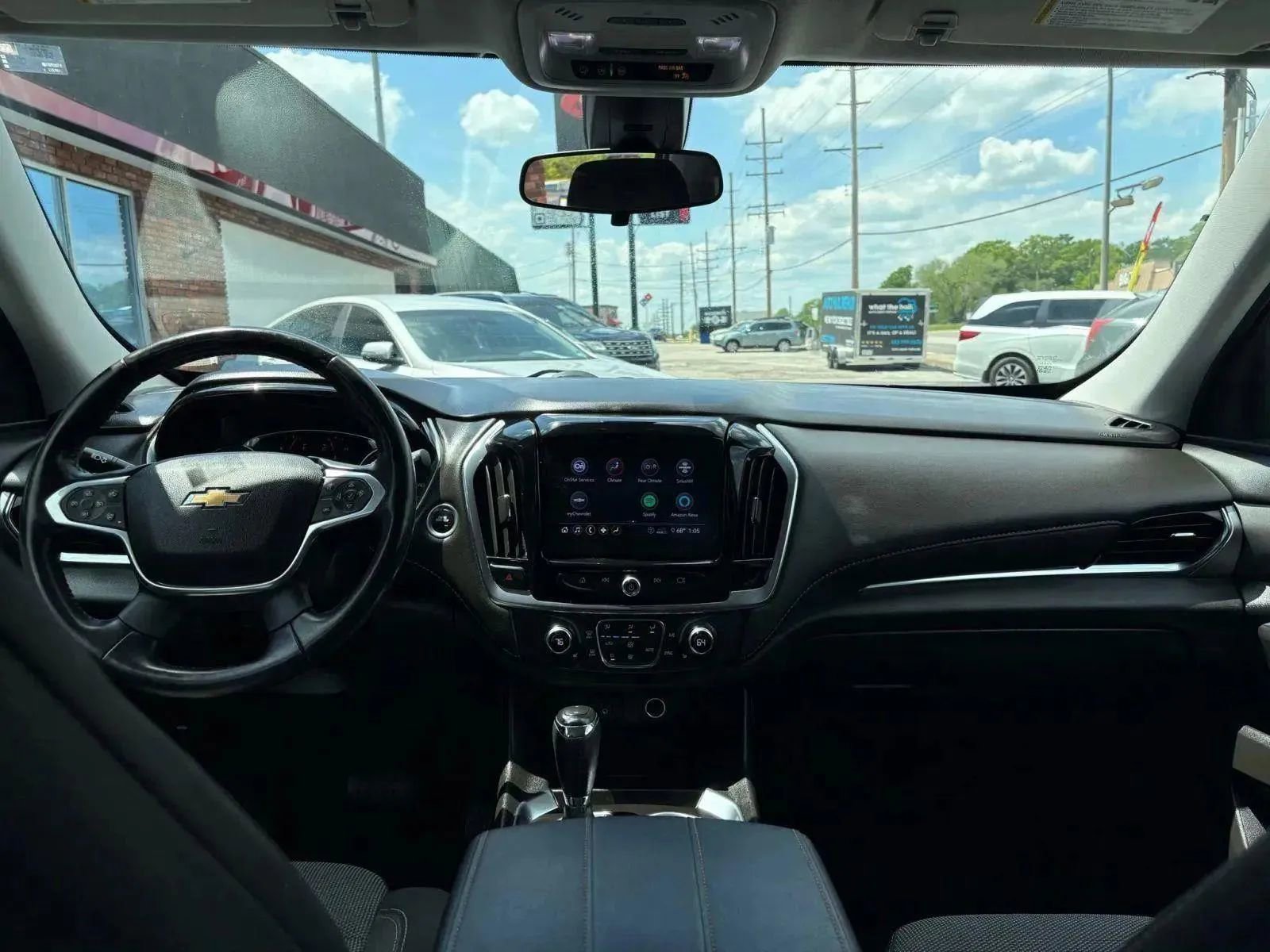 Used 2020 Chevrolet Traverse LT w/ Driver Confidence II Package image 17