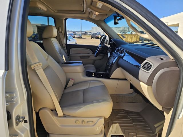 Used 2013 GMC Yukon XL Denali image 28