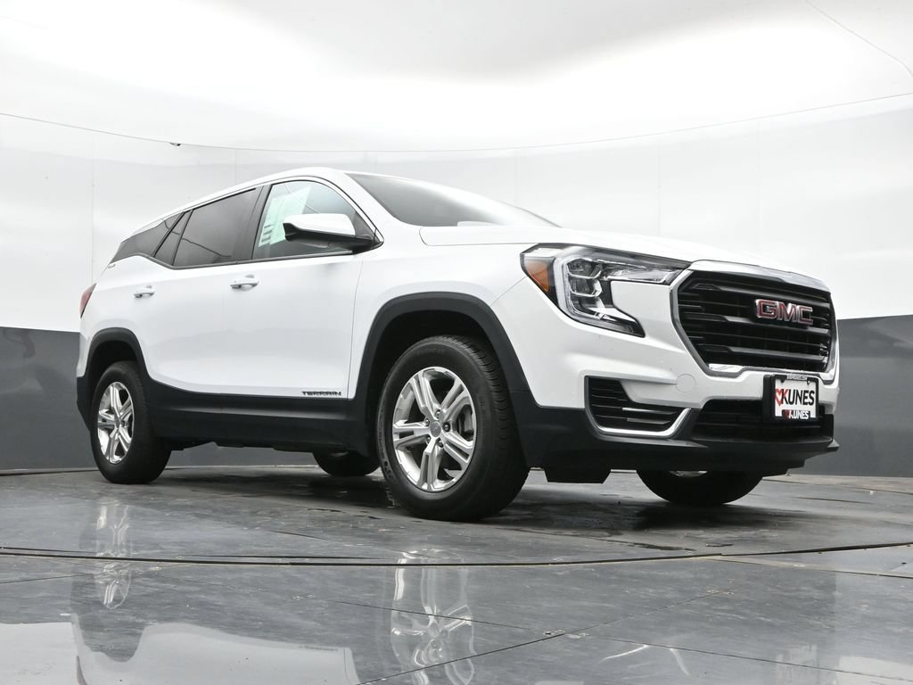 Used 2024 GMC Terrain SLE AWD/4WD image 41