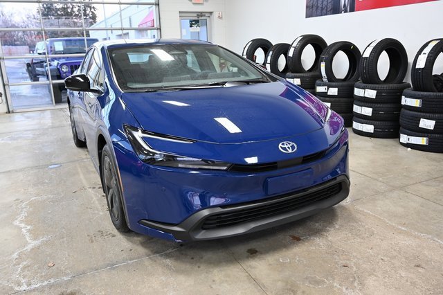 New 2026 Toyota Prius LE image 3