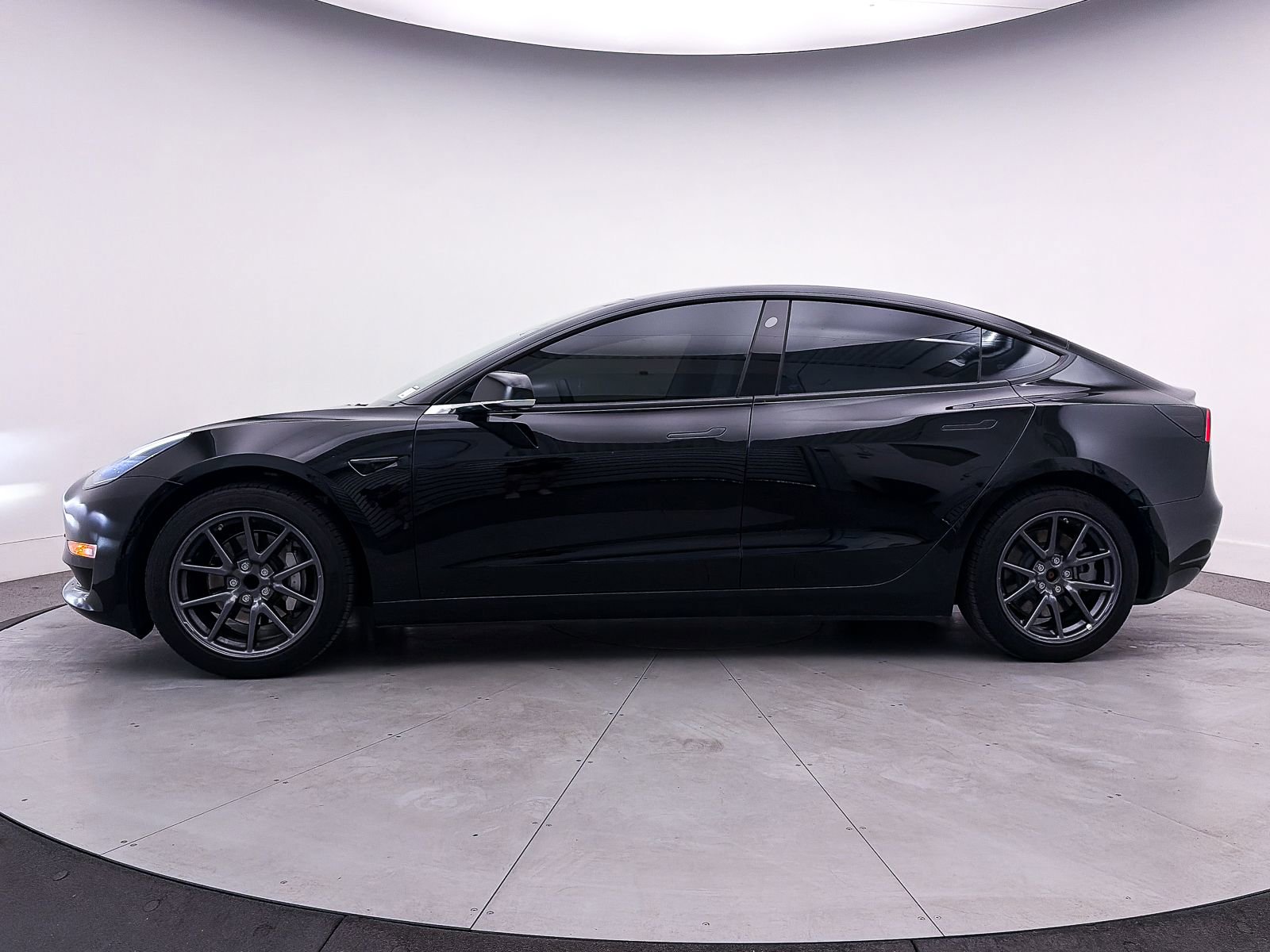 Used 2018 Tesla Model 3 Long Range image 32