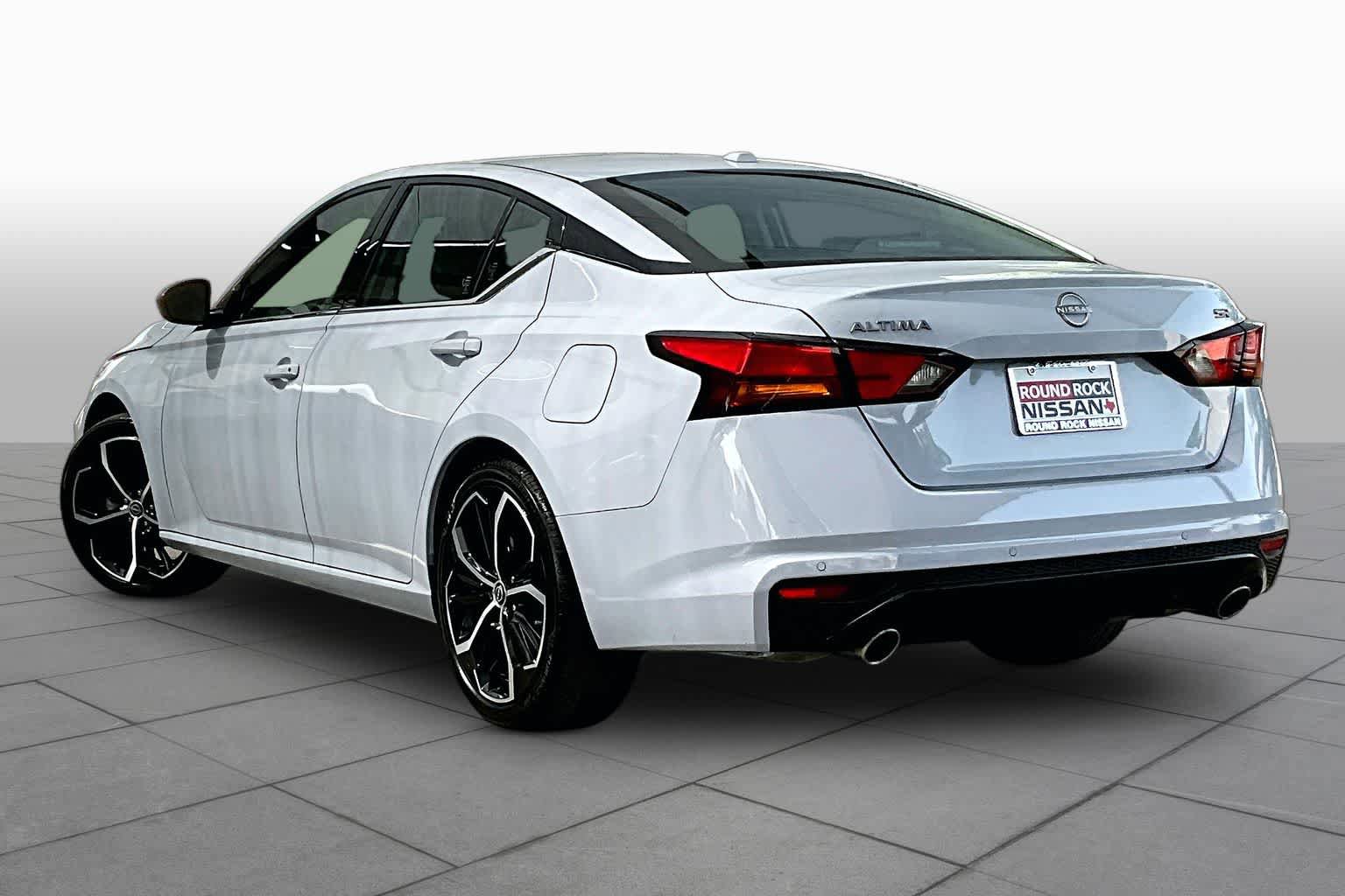 Certified 2024 Nissan Altima 2.5 SR FWD image 12