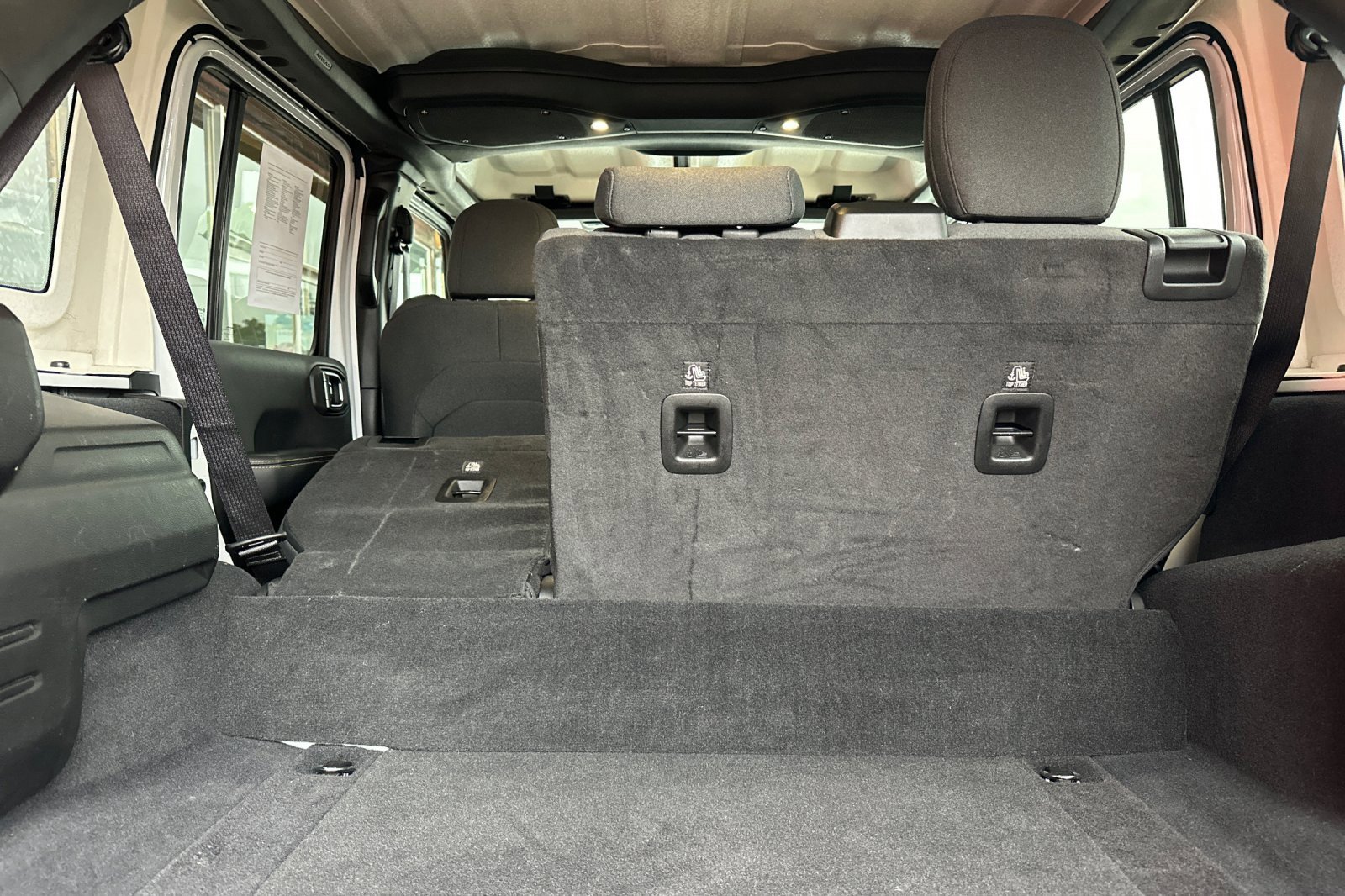 Used 2024 Jeep Wrangler Unlimited Sahara image 14