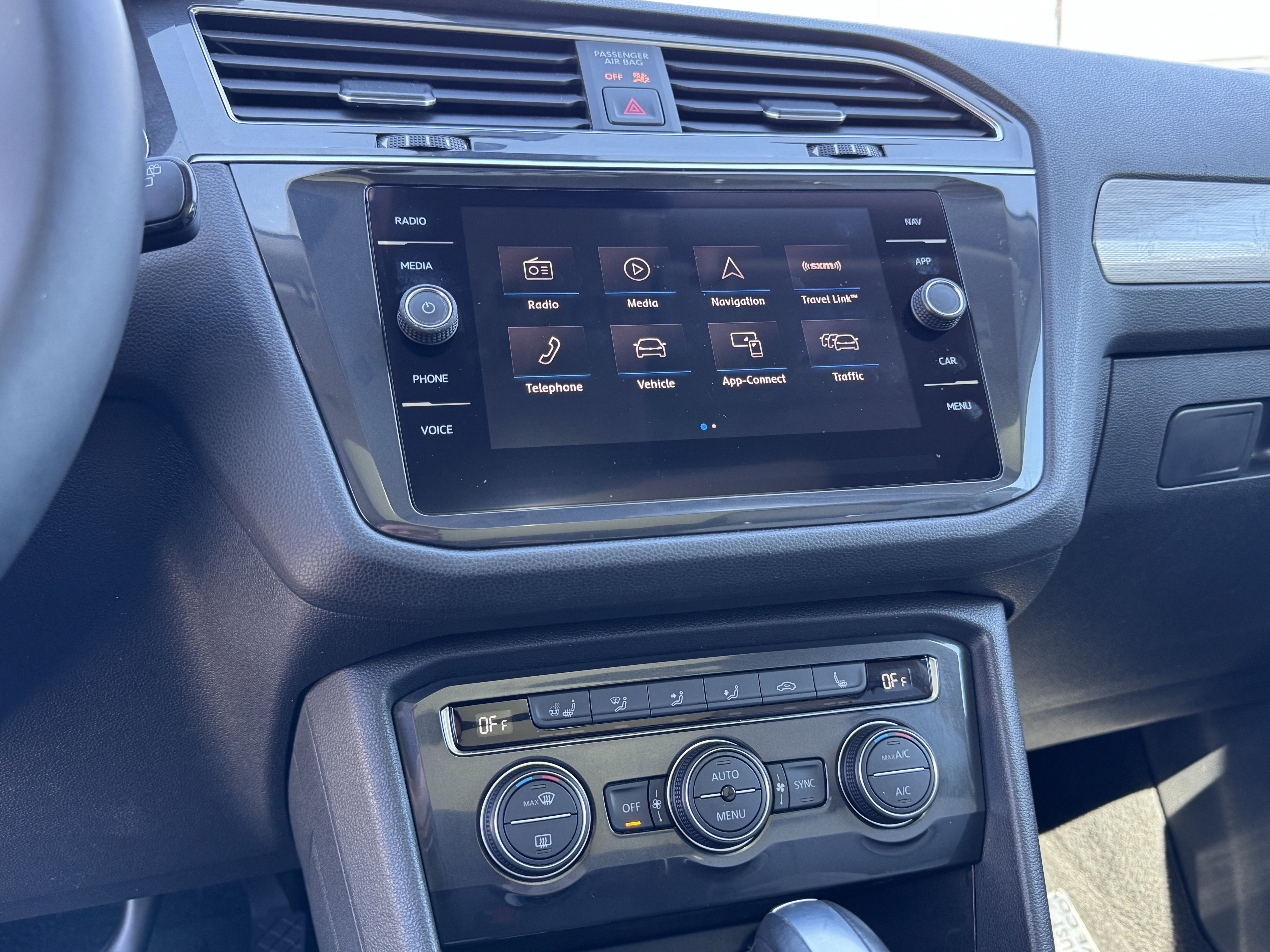 Used 2020 Volkswagen Tiguan SEL image 25